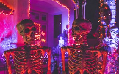 Transforme ta maison en un véritable cauchemar d’Halloween avec des jeux de lumières terrifiants !