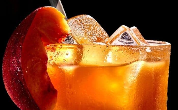 Comment préparer un délicieux smoothie aux pêches