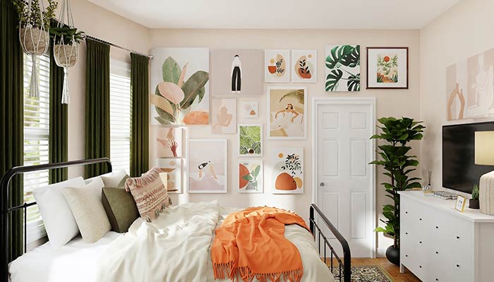 Dans la chambre, un lit sous la fenêtre