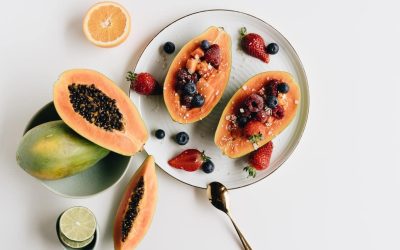 Découvre quand l’arbre à papaye commence à donner des fruits ! Ne plante pas avant d’avoir lu ça ! 🌴🍈