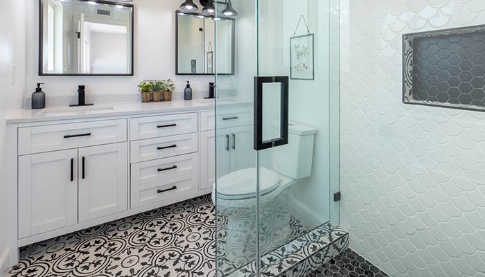 Salle de bain avec une mauvaise distribution