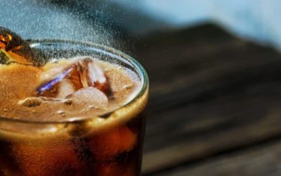 Voici le secret bien gardé de la fabrication des boissons rafraîchissantes les plus populaires ! Découvrez le processus en détail !