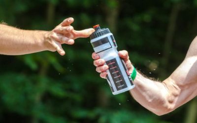 Découvrez notre liste des meilleures recettes pour préparer vos propres boissons isotoniques à la maison !