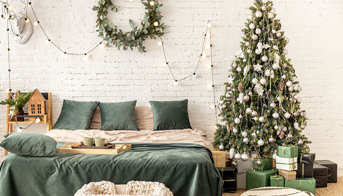 Sapin de Noël dans la chambre