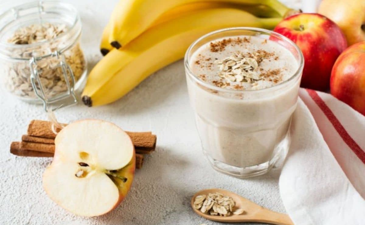 Smoothie à l'avoine et aux fruits pour compléter l'alimentation