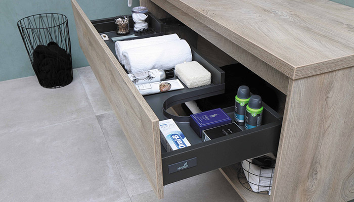 Meuble de salle de bain avec organisateur intérieur