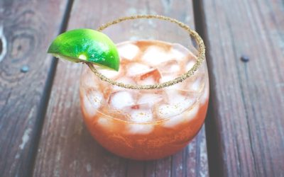 Oses-tu préparer un cocktail avec une touche mexicaine ? Essaye la recette de la Michelada et laisse-toi surprendre !