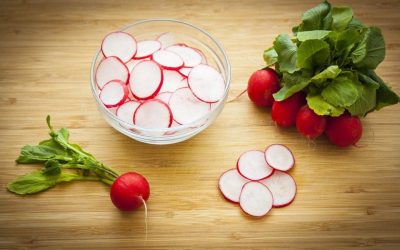 Découvre les incroyables bienfaits des radis pour ta santé ! 🌱💪