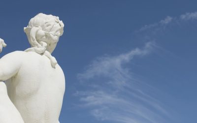 Une sculpture achetée à 6€ devient un cale-porte et rapporte 2,8 millions à une petite ville d’Écosse ! 💰🏴