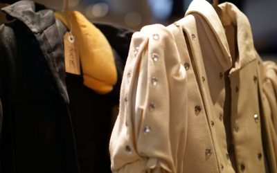 La Comédie-Française met en vente ses costumes pour les passionnés de mode – Une occasion à ne pas manquer !