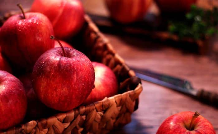 pomme avec pelure