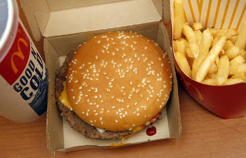 Repas cheeseburger du restaurant McDonald's