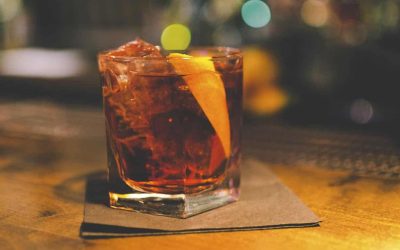 Découvre le secret du Negroni : Campari, vermouth doux et gin, les 3 ingrédients indispensables !