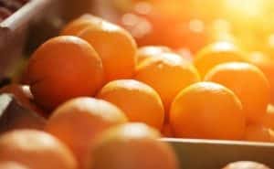 orange dans une boîte