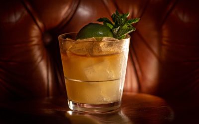 Découvre comment préparer l’un des cocktails les plus célèbres : Le Daiquiri, la recette incontournable !