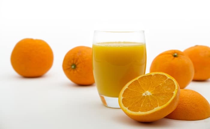 jus d'orange dans un verre