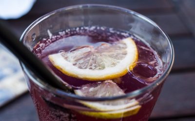 Découvre le surprenant Blackberry Gin Fizz, le cocktail rafraîchissant dont tu ne te doutais pas !