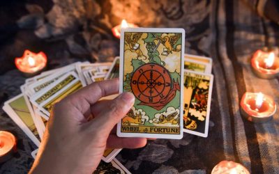 Découvre pourquoi la voyance cartonne en temps de crise ! Les arts divinatoires ont la cote !