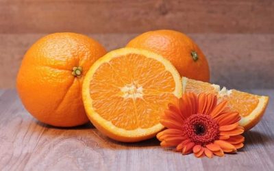 Découvrez les incroyables bienfaits de manger une orange entière plutôt que de la boire en jus ! 🍊💥