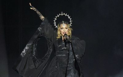 PHOTOS INCROYABLES : Madonna enflamme le Brésil avec un concert gratuit rassemblant 1,6 million de personnes !