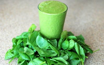 Découvrez le délicieux et sain Batido de espinacas et plátano pour démarrer votre journée en beauté !