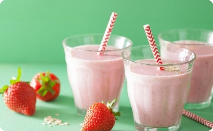 smoothie aux fraises sain et nutritif