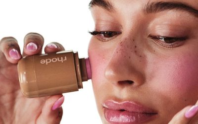 Rhode dévoile enfin son blush de poche tant attendu !