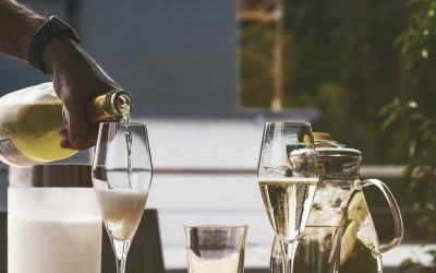 Découvrez pourquoi les bouteilles de vin mousseux sont plus grandes que celles de blanc !