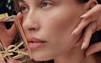 Hailey Bieber enflamme le lancement du parfum “Libre” de YSL Beauty