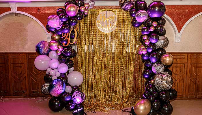 décoration d'anniversaire avec des ballons