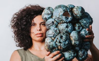 Des œuvres troublantes : L’artiste palestinienne Mirna Bamieh plonge dans les thèmes de la disparition et de la mémoire à Paris
