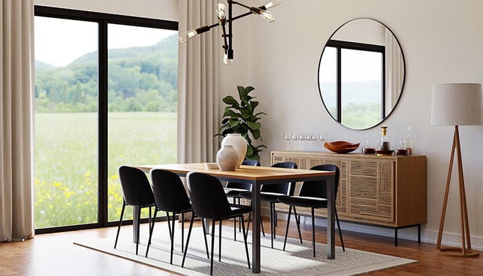 salle à manger avec un grand miroir