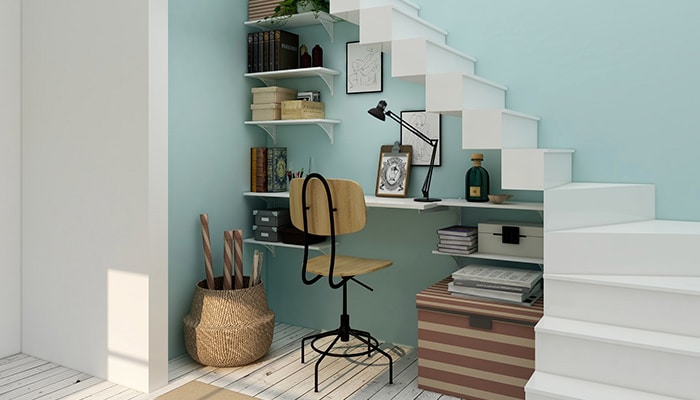 espace de travail sous l'escalier