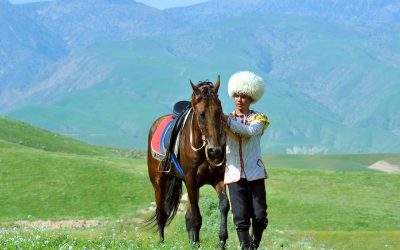 Les Turkmènes : Entre traditions séculaires et fierté contemporaine
Découvrez le fascinant mélange d’héritage et de modernité !