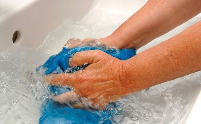 Prétraiter les taches de tissu