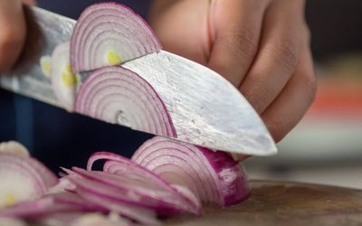 Découvrez le Secret de la Découpe Parfaite de l’Oignon en Julienne !