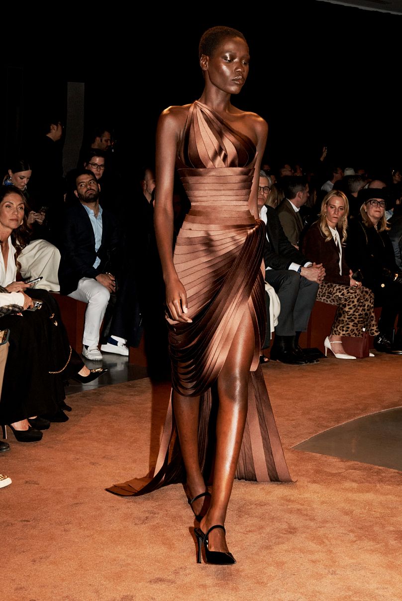 Schiaparelli A/W 25/26 Pariisin muotiviikolla.