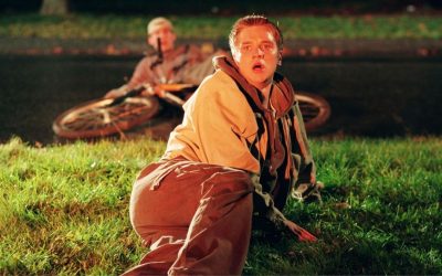 Félicitez la faucheuse : Les scènes de mort les plus mémorables des films Final Destination
Préparez-vous à frémir ! Plongez dans l’univers macabre et palpitant des films Final Destination où chaque instant pourrait être le dernier. Découvrez les scènes de mort les plus choquantes et inattendues qui vont vous faire bondir de votre siège. Oserez-vous revivre ces moments glaçants ? Ne manquez pas notre sélection des plus terrifiantes rencontres avec la mort !
