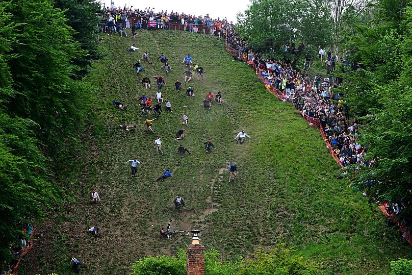 Concours masculin pour le fromage à Cooper's Hill