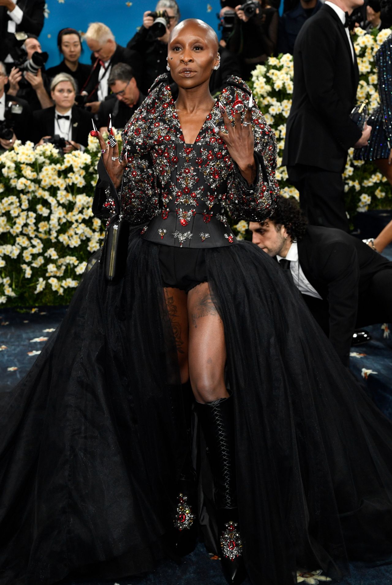 Star méchante Cynthia Elivo Sort Met Gala Tapis rouge lundi soir