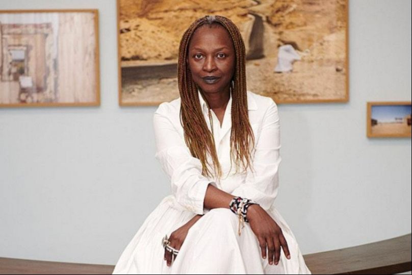 Koyo Kouoh a été la première femme africaine invitée au conservateur dans la Biennale de Venise 