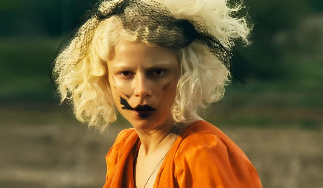 The Bride Box Office: Lundi, les recettes chutent sous 1M après une ouverture timide.
